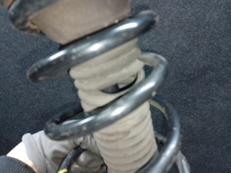 Амортизатор задний правый LEXUS ES300 ES330 01-06 XV30 3.3 3MZFE