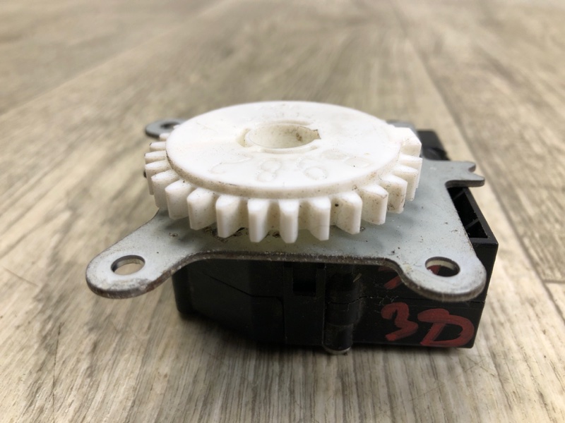 Моторчик заслонки печки TOYOTA RAV4 13-19 2.5 2ARFE Моторчик заслонки печки TOYOTA RAV4 13-19 2.5 2ARFE