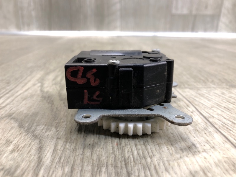 Моторчик заслонки печки RAV4 13-19 2016 2.5 2ARFE Моторчик заслонки печки RAV4 13-19 2016 2.5 2ARFE