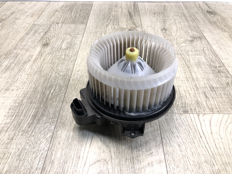 Моторчик печки TOYOTA RAV4 13-19 2016 2.5 2ARFE 8710342101 Б/У