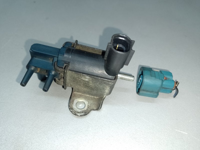 Клапан электромагнитный (вакуумный) LEXUS ES300 ES330 01-06 2005 3.3 3MZFE 90910-12204 Б/У