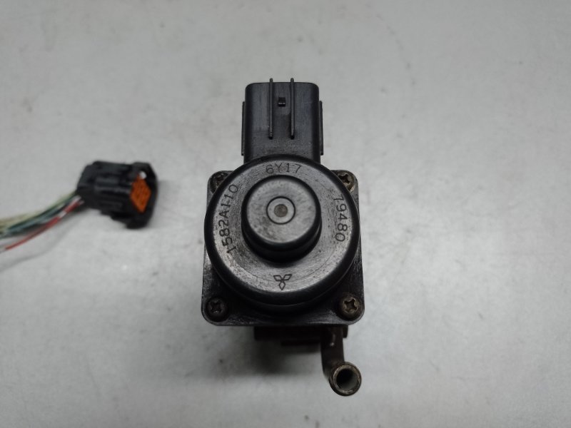 Клапан EGR OUTLANDER XL 05-13 2006 3.0 6B31 Клапан EGR OUTLANDER XL 05-13 2006 3.0 6B31
