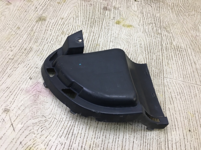 Заглушка бампера передняя правая CAYENNE 10-18 2011 4.8L