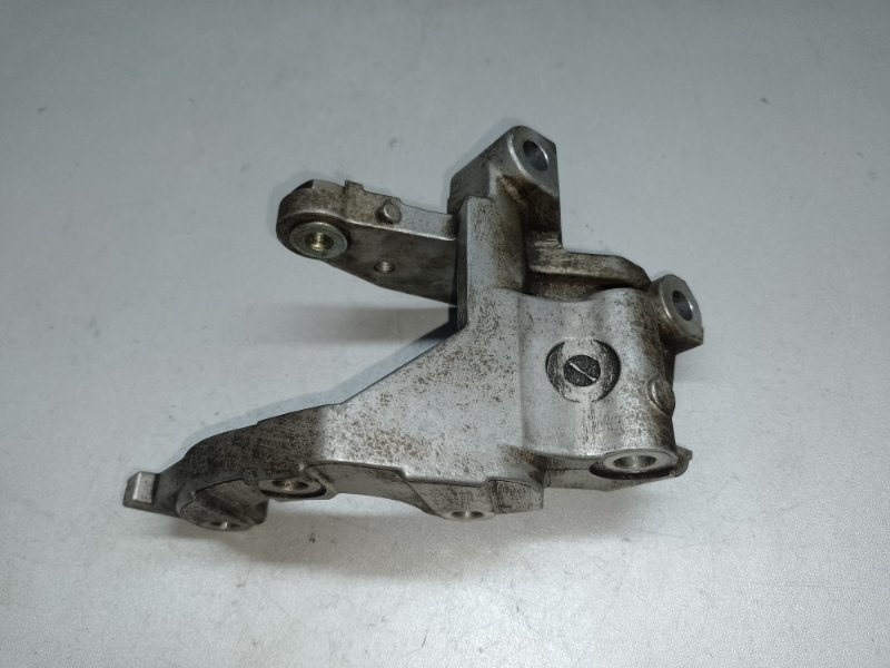 Кронштейн насоса ГУР MITSUBISHI OUTLANDER XL 05-13 2006 3.0 6B31 4450A021 Б/У