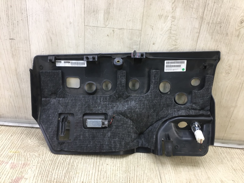 Накладка торпедо правая CAYENNE 10-18 2011 4.8L