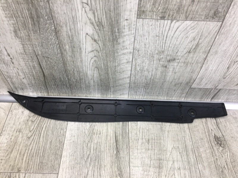 Накладка крыла правая CAYENNE 10-18 2011 4.8L Накладка крыла правая CAYENNE 10-18 2011 4.8L