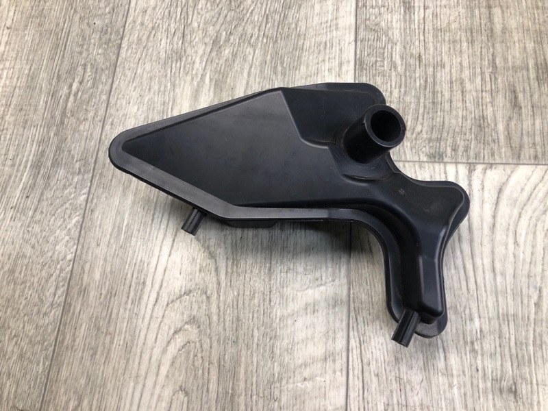 Резонатор воздушного фильтра MAZDA 3 BL 09-13 LF8J13195 Б/У