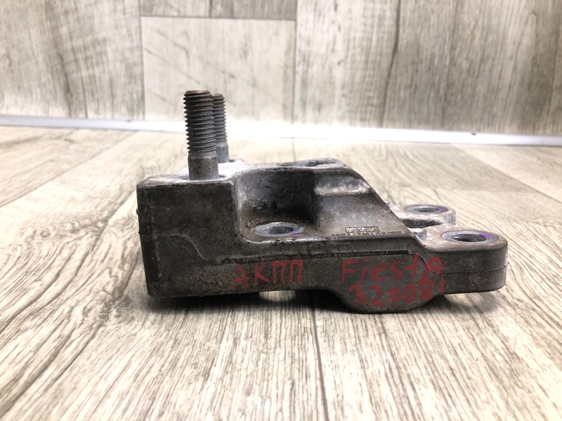 Кронштейн КПП FIESTA 08-17