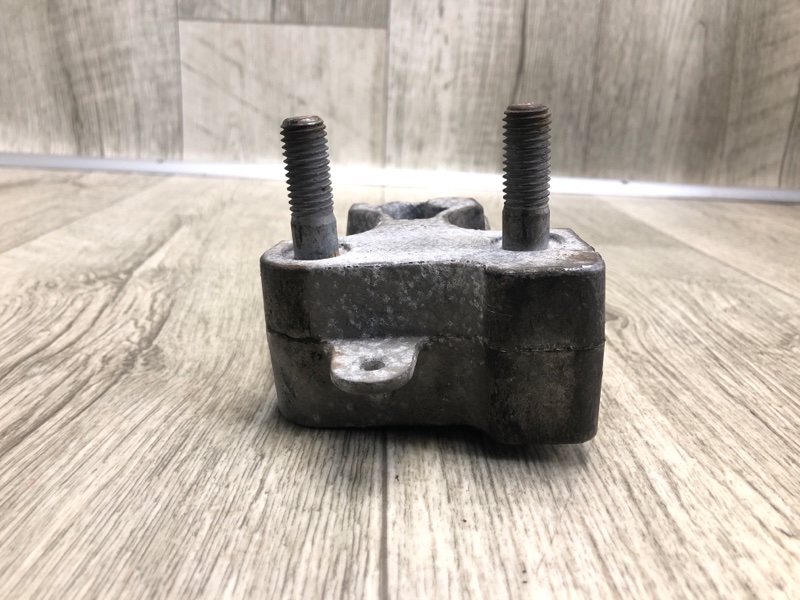 Кронштейн КПП FIESTA 08-17