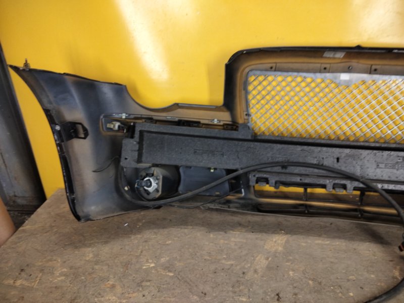 Бампер передний 300 04-10