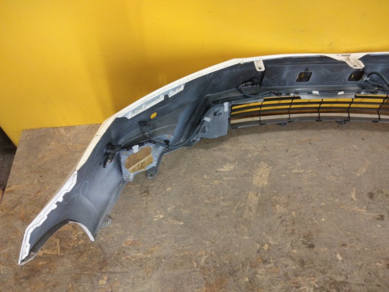 Бампер передний COROLLA E170 13-19 Бампер передний COROLLA E170 13-19