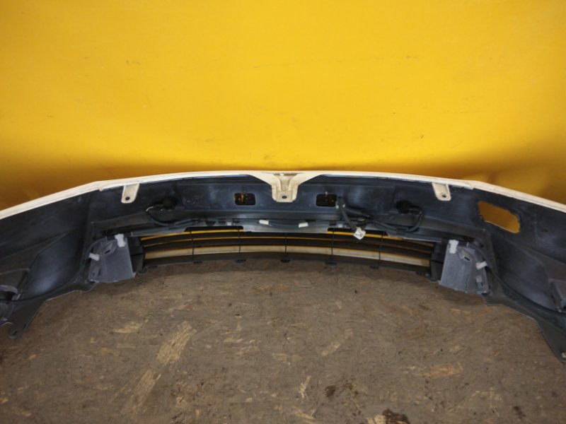 Бампер передний COROLLA E170 13-19 Бампер передний COROLLA E170 13-19