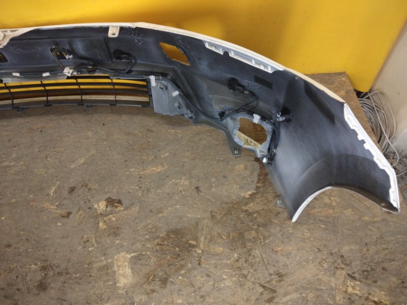 Бампер передний COROLLA E170 13-19 Бампер передний COROLLA E170 13-19