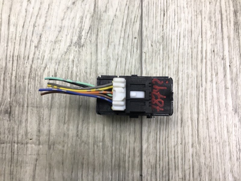 Блок кнопок памяти сидений FX/QX70 S51 08-17 2008 5.0 VK50VE Блок кнопок памяти сидений FX/QX70 S51 08-17 2008 5.0 VK50VE