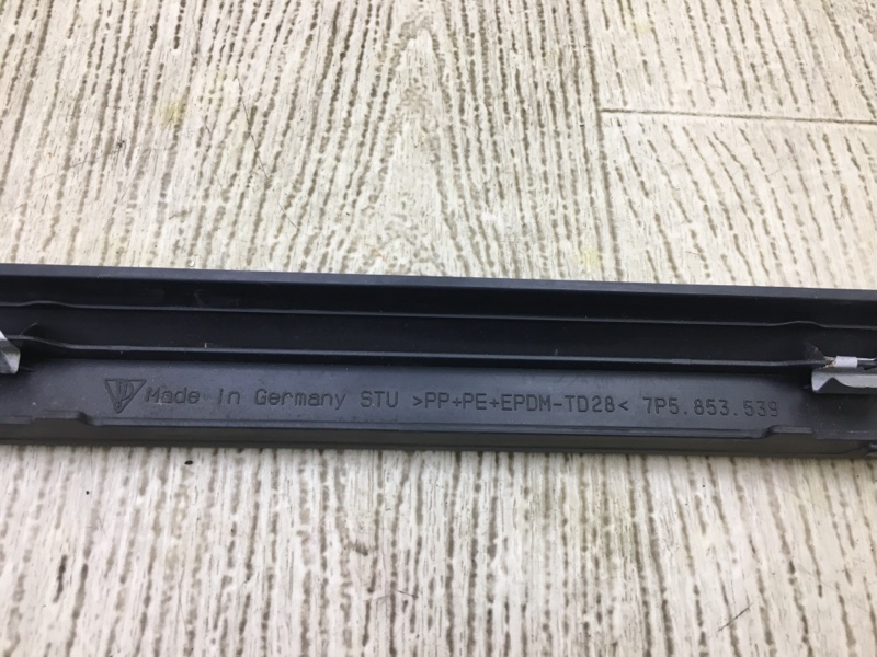 Накладка порога внутрення задняя левая CAYENNE 10-18 2011 4.8L Накладка порога внутрення задняя левая CAYENNE 10-18 2011 4.8L