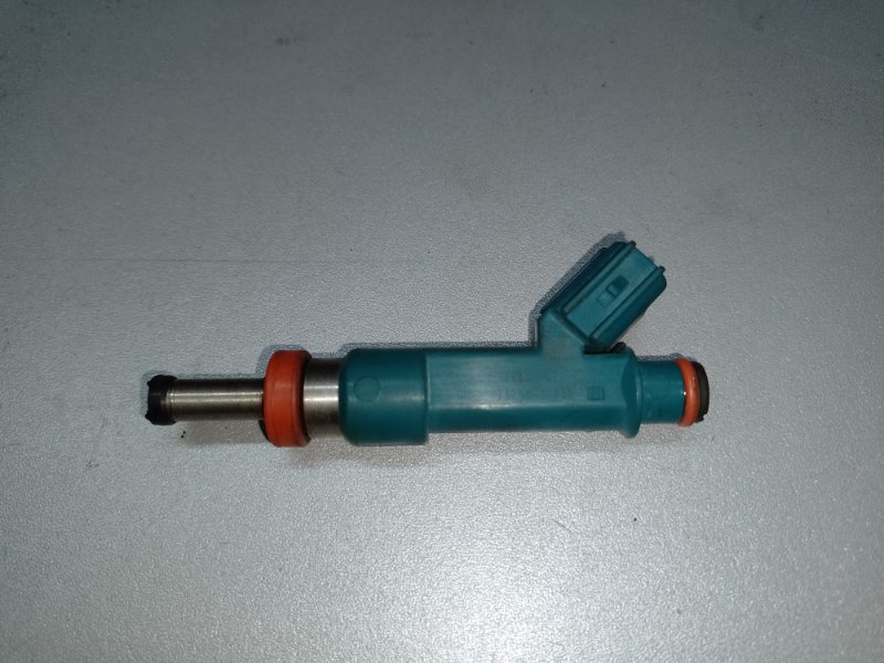 Запчасть форсунка топливная TOYOTA PRIUS - 30 09-17 2010 ZVW30 23209-39195 Б/У Форсунка топливная TOYOTA PRIUS - 30 09-17 2010 ZVW30 23209-39195 Б/У
