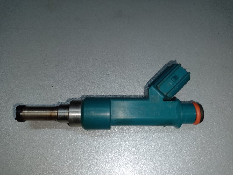 Запчасть форсунка топливная TOYOTA PRIUS - 30 09-17 2010 ZVW30 23209-39195 Б/У Форсунка топливная TOYOTA PRIUS - 30 09-17 2010 ZVW30 23209-39195 Б/У