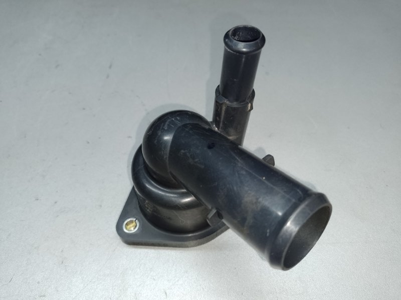 Корпус термостата PRIUS - 30 09-17 2010 ZVW30 Корпус термостата PRIUS - 30 09-17 2010 ZVW30