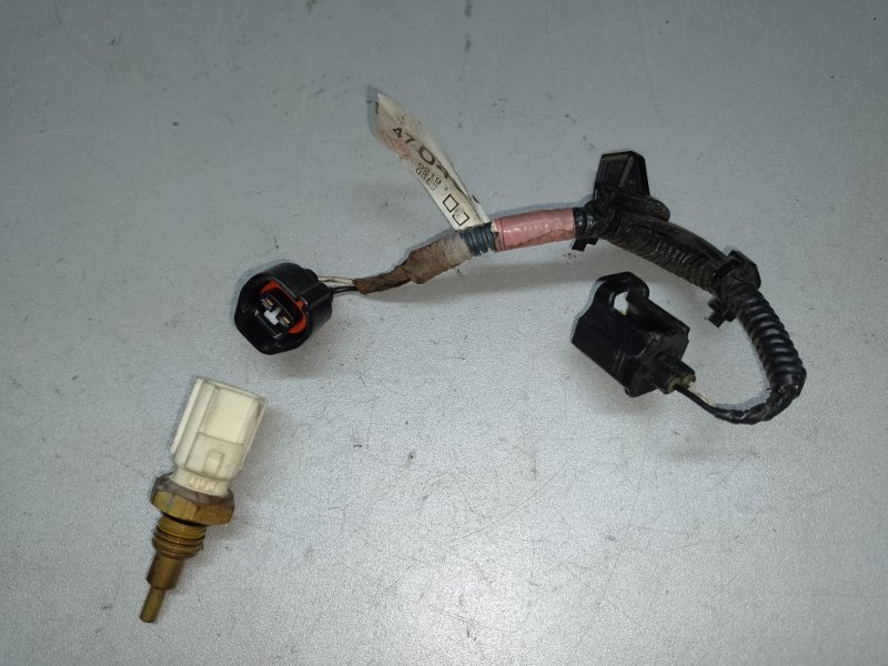 Датчик температуры охлаждающей жидкости TOYOTA PRIUS - 30 09-17 2010 ZVW30 89429-47010 Б/У