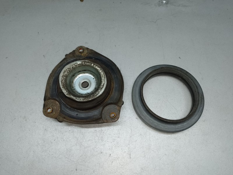 Опора амортизатора передняя левая LEAF 10-17