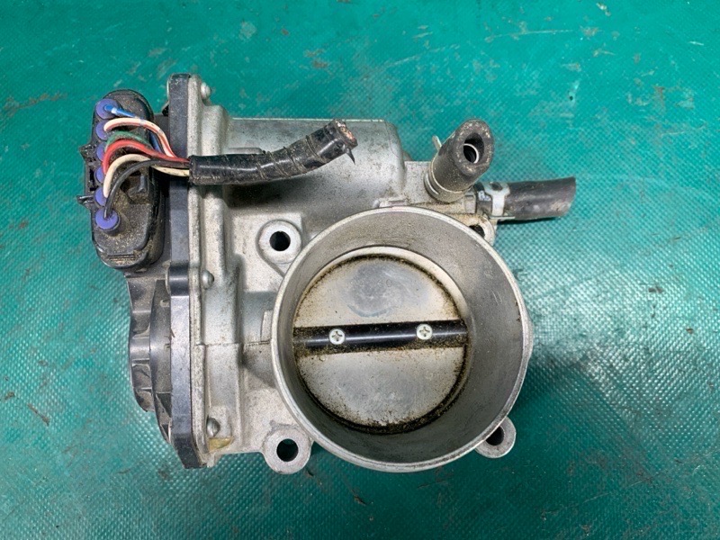 Запчасть дроссельная заслонка SUZUKI KIZASHI 09-14 13400-57L00 Б/У Дроссельная заслонка SUZUKI KIZASHI 09-14 13400-57L00 Б/У