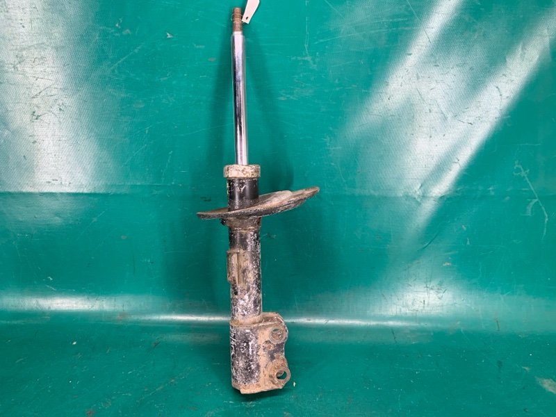 Амортизатор передний правый TOYOTA SOLARA 03-09 48510-09Q40 Б/У