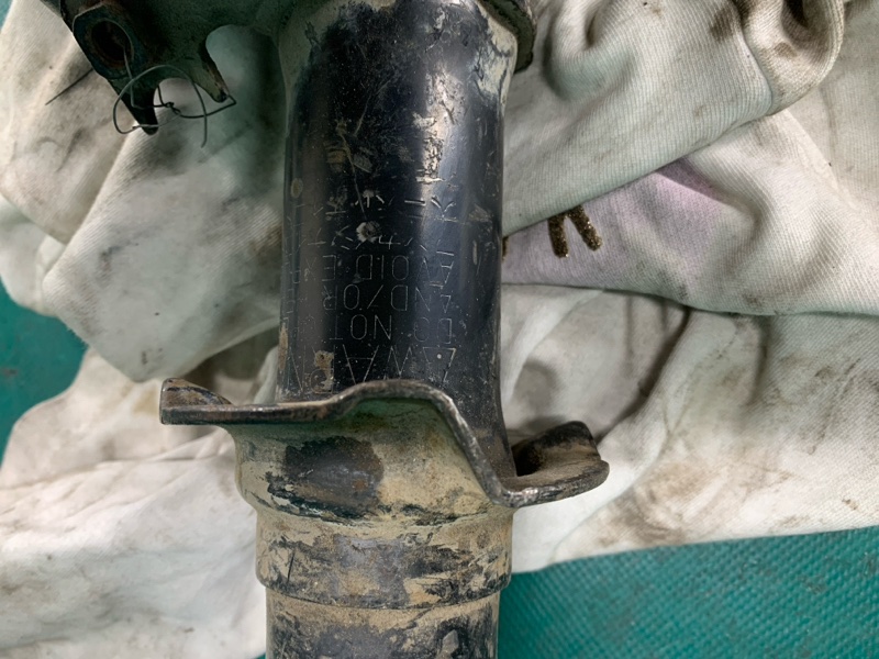 Амортизатор передний правый CIVIC EG 91-95