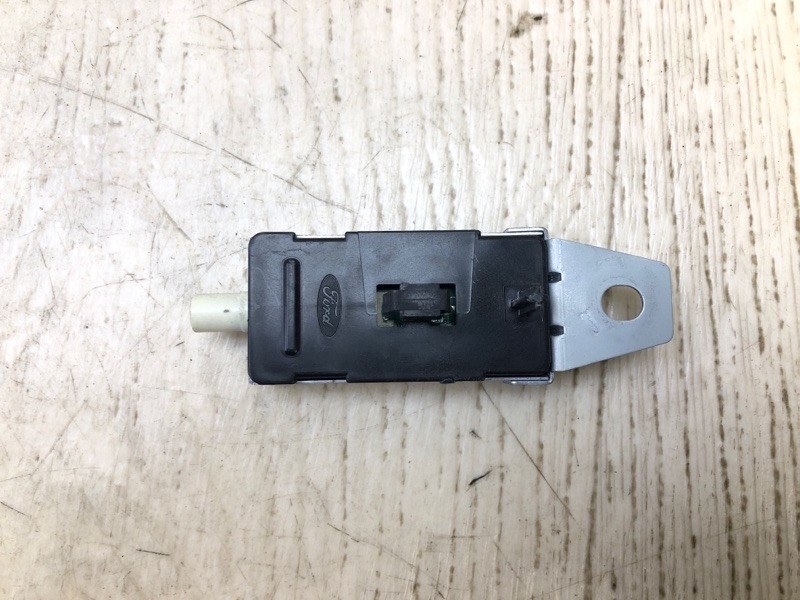 Антенна FORD ESCAPE 19 - Антенна FORD ESCAPE 19 -