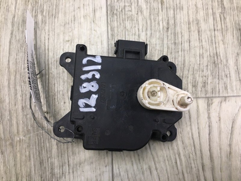 Моторчик заслонки печки HONDA ACCORD USA 07-12 79170-TA5-A21 Б/У