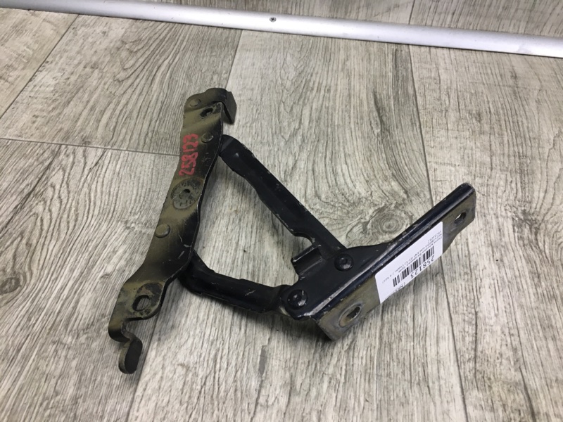 Петля крышки багажника правая MITSUBISHI GALANT 03-12 Седан 2.4 4G69