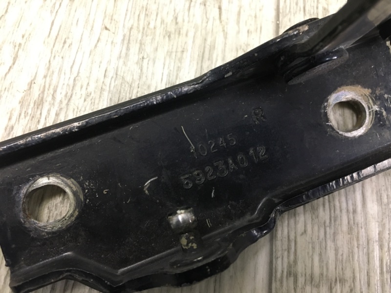 Петля крышки багажника правая GALANT 03-12 2010 Седан 2.4 4G69