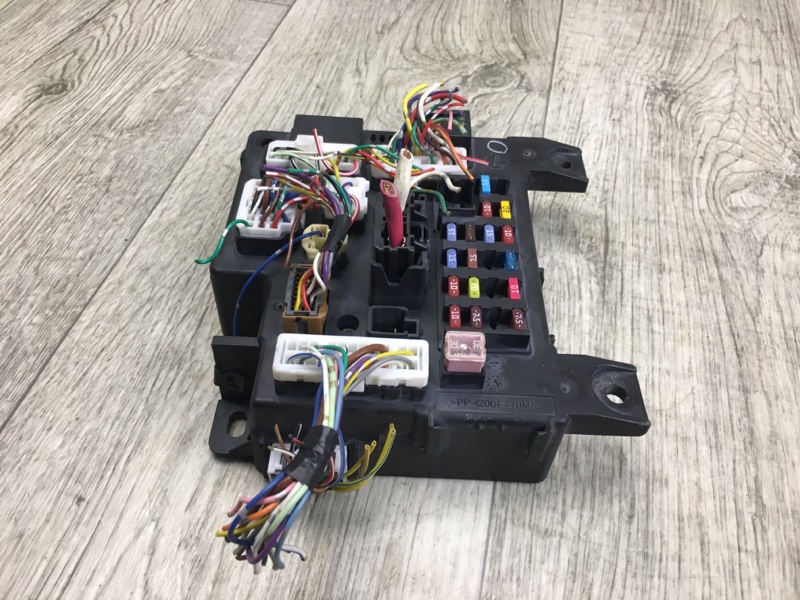 Блок предохранителей салон OUTLANDER XL 05-13 2007 Внедорожник 3.0