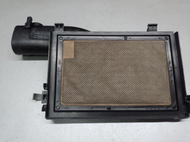 Крышка корпуса воздушного фильтра правая LS460 06-12 2007 XF40 4.6 1UR-FSE