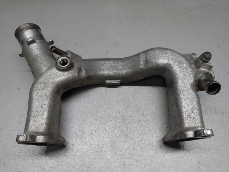 Фланец системы охлаждения LEXUS LS460 06-12 2007 XF40 4.6 1UR-FSE 16355-38020 Б/У