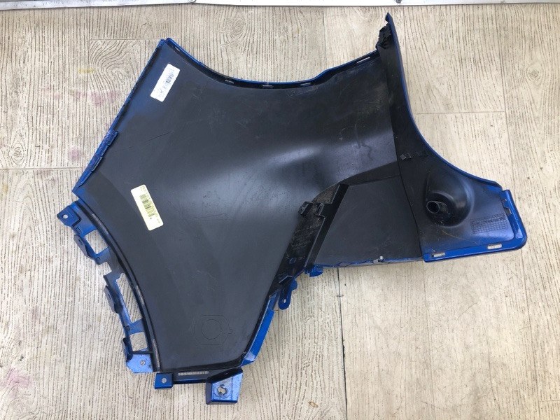 Клык бампера задний правый ESCAPE 19 -