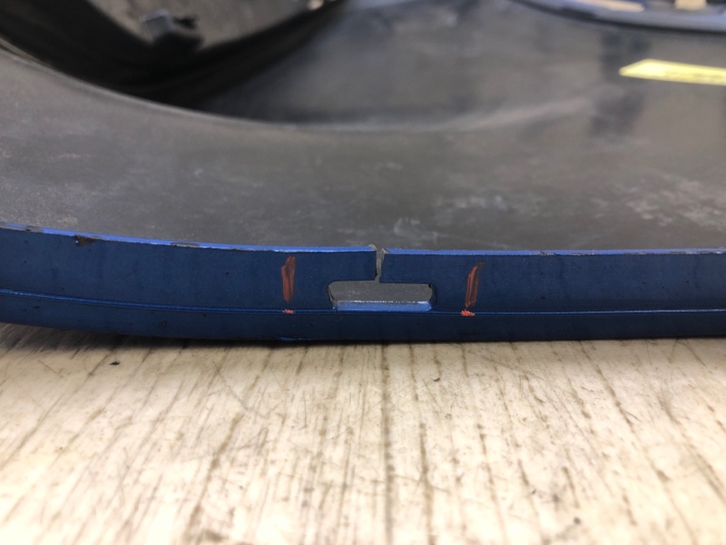 Клык бампера задний правый ESCAPE 19 -