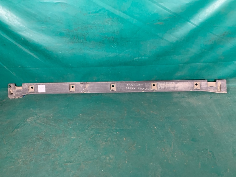 Запчасть накладка порога наружная правая SUZUKI GRAND VITARA 05-15 77561-65J00 Б/У Накладка порога наружная правая SUZUKI GRAND VITARA 05-15 77561-65J00 Б/У