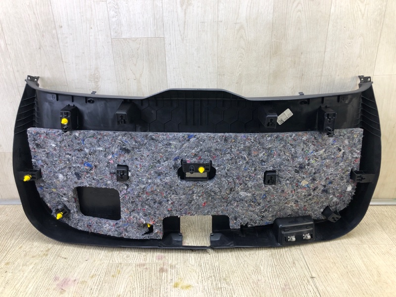 Обшивка крышки багажника ESCAPE 19 -