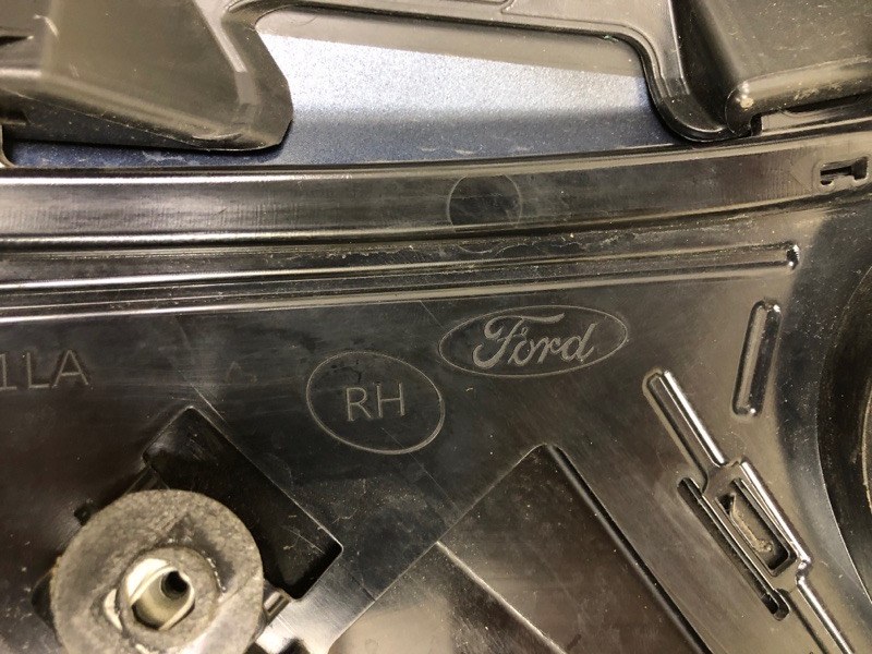 Спойлер крышки багажника ESCAPE 19 -