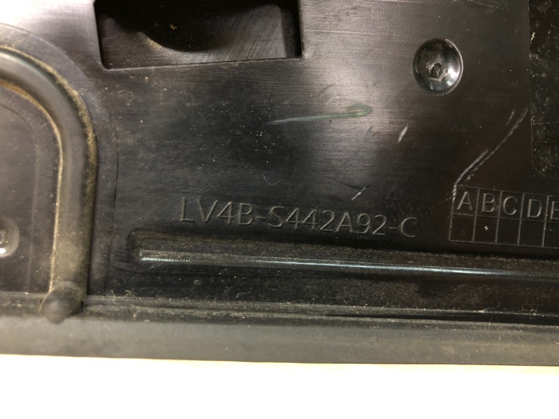 Спойлер крышки багажника ESCAPE 19 -