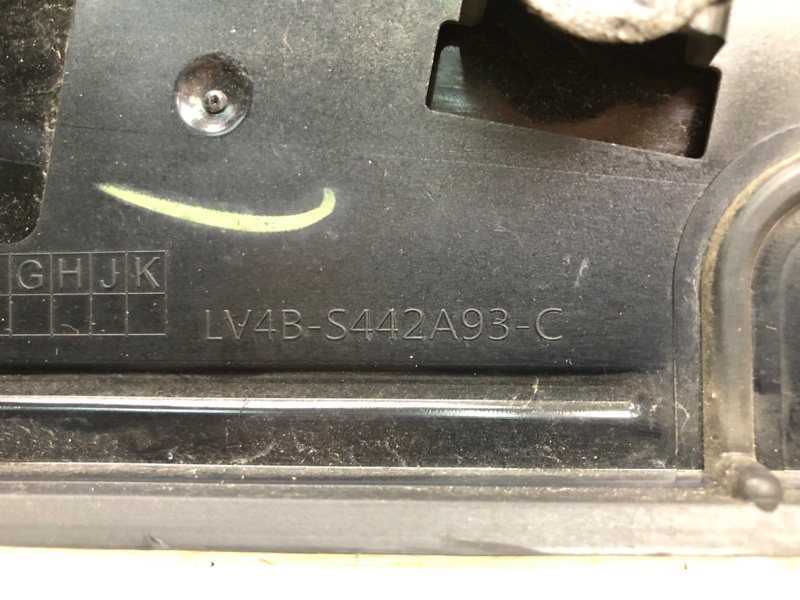 Спойлер крышки багажника ESCAPE 19 -