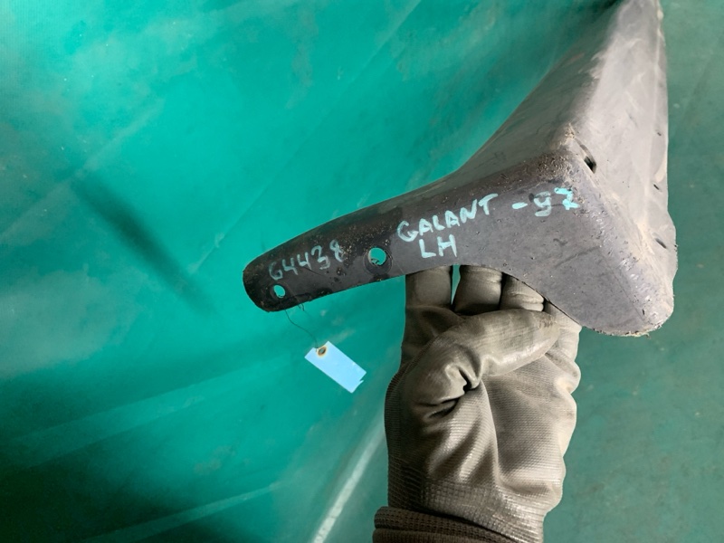 Накладка порога наружная левая MITSUBISHI GALANT 93-97