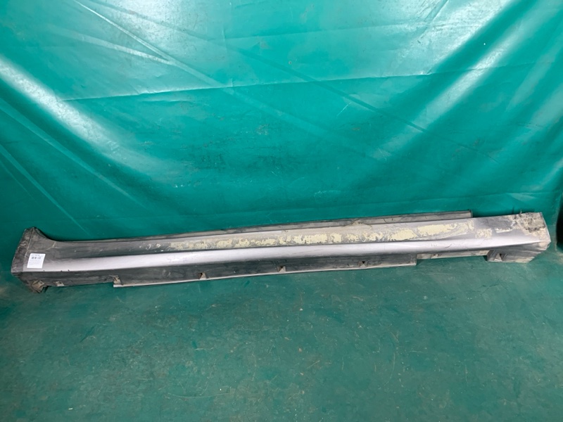Накладка порога наружная правая INFINITI M25/M37/M56/Q70/M35H 10-16 76850-1MA0A Б/У