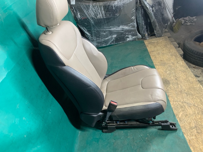 Сиденья комплект SANTA FE (TM) 18-23