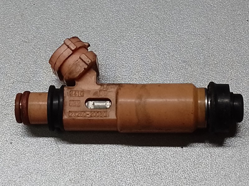 Форсунка топливная LEXUS ES300 ES330 01-06 2005 XV30 3.3 3MZFE 23209-20030 Б/У
