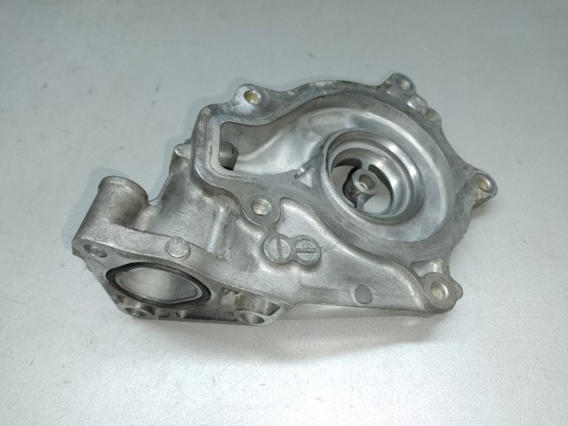 Корпус помпы TOYOTA PRIUS C/AQUA 11-14 2013 NHP10L 1NZ-FXE 1.5L 16323-21010 Б/У