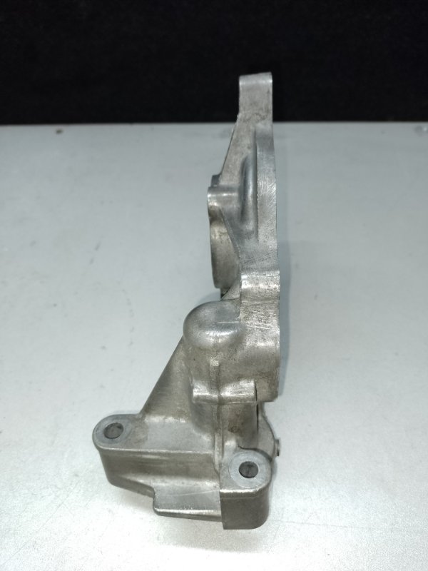 Корпус помпы PRIUS C/AQUA 11-14 2013 NHP10L 1NZ-FXE 1.5L