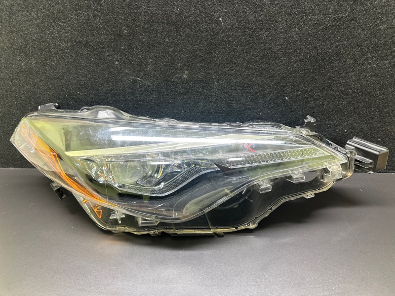 Фара правая COROLLA E170 13-19