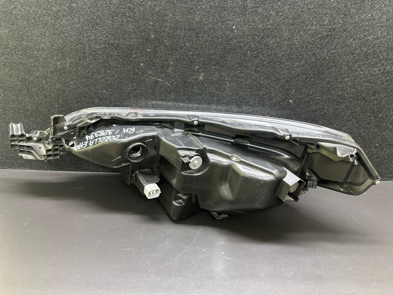 Фара правая COROLLA E170 13-19