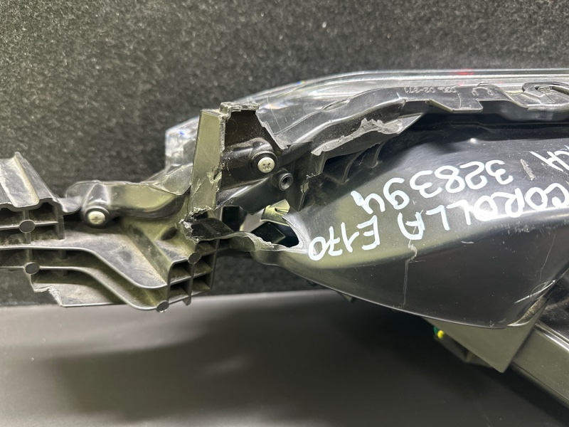 Фара правая COROLLA E170 13-19